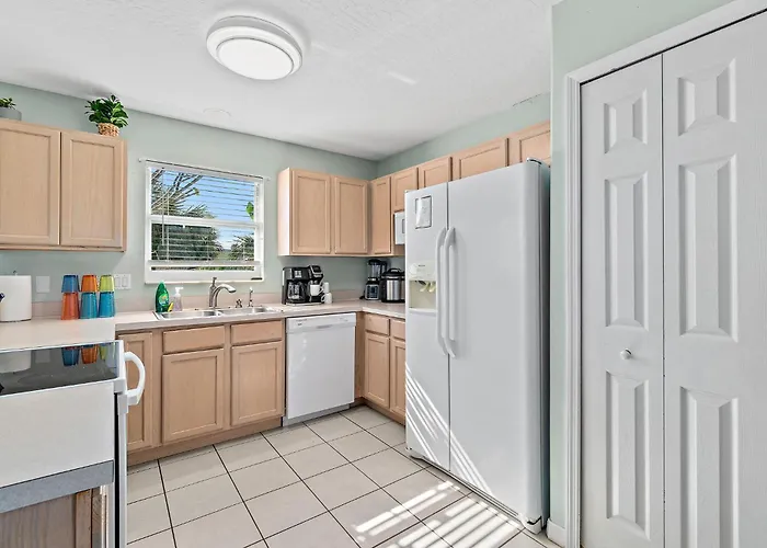 Surfside Paradise Retreat - 3Br And 2Ba Duplex, Grill, Dog Friendly - Close To The Beach!