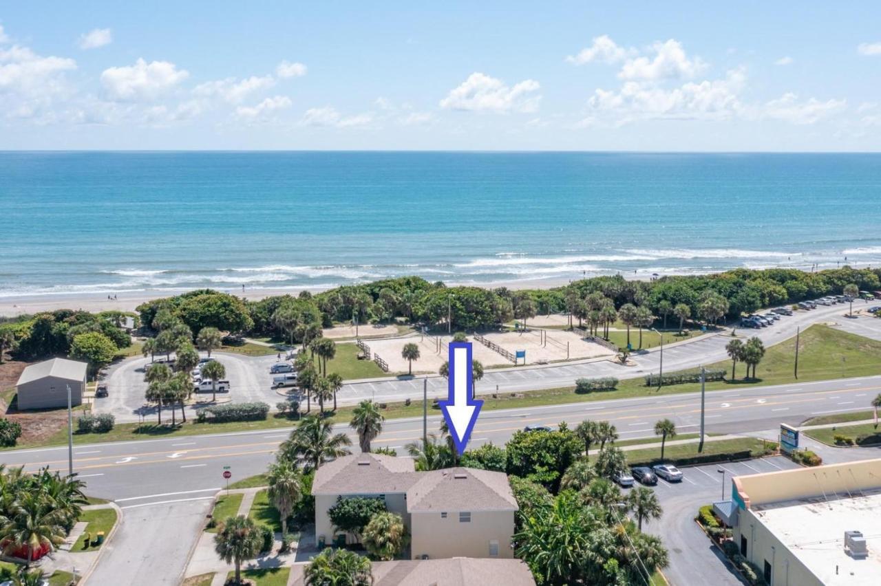 Surfside Paradise Retreat - 3br And 2ba Duplex, Grill, Dog Friendly - Close To The Beach! Holiday home Melbourne