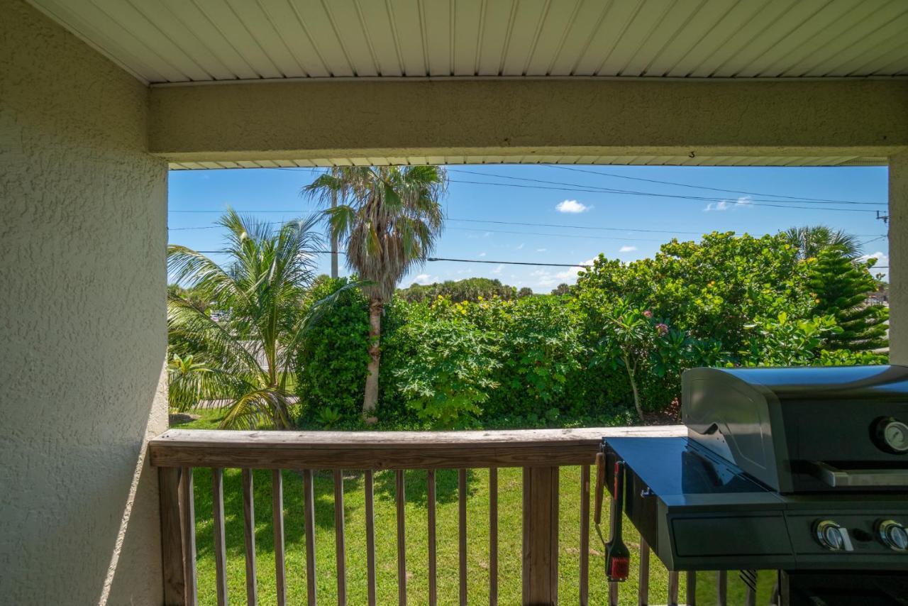 Surfside Paradise Retreat - 3br And 2ba Duplex, Grill, Dog Friendly - Close To The Beach! Holiday home