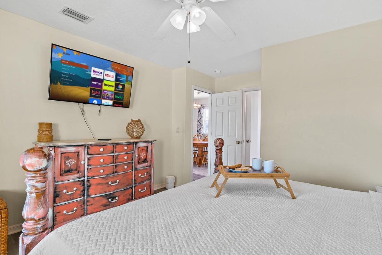 Surfside Paradise Retreat - 3br And 2ba Duplex, Grill, Dog Friendly - Close To The Beach! Holiday home *