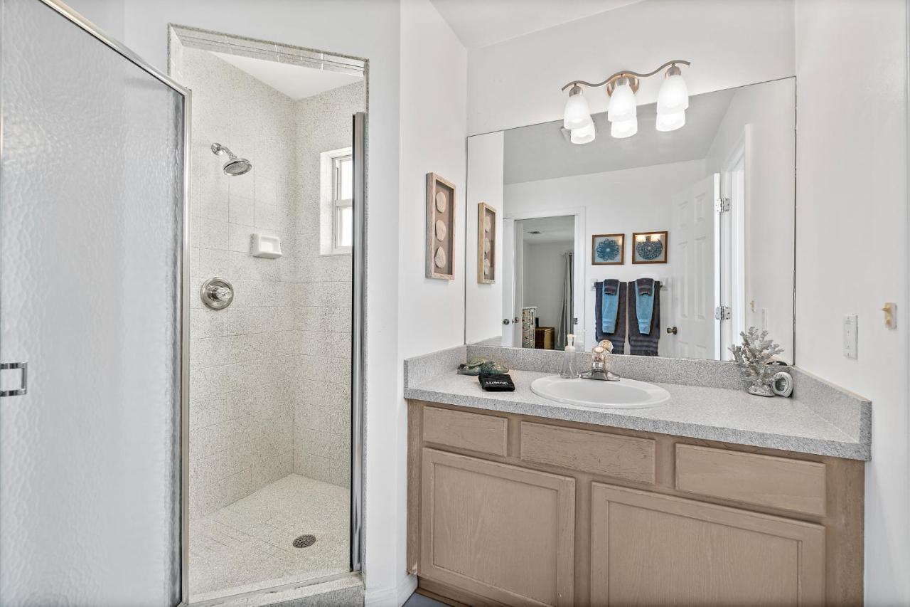 Surfside Paradise Retreat - 3br And 2ba Duplex, Grill, Dog Friendly - Close To The Beach! *