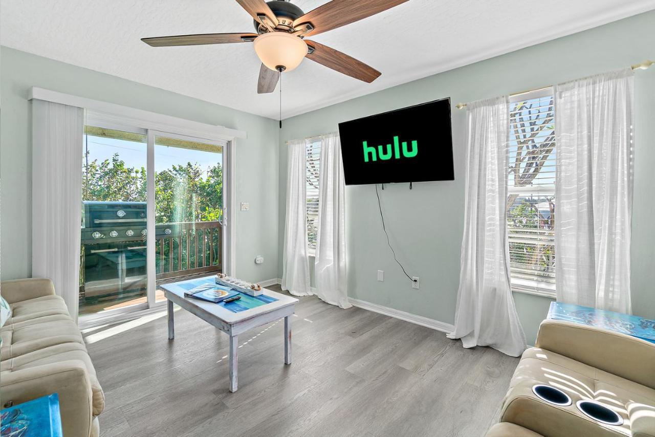 Surfside Paradise Retreat - 3br And 2ba Duplex, Grill, Dog Friendly - Close To The Beach! Holiday home *