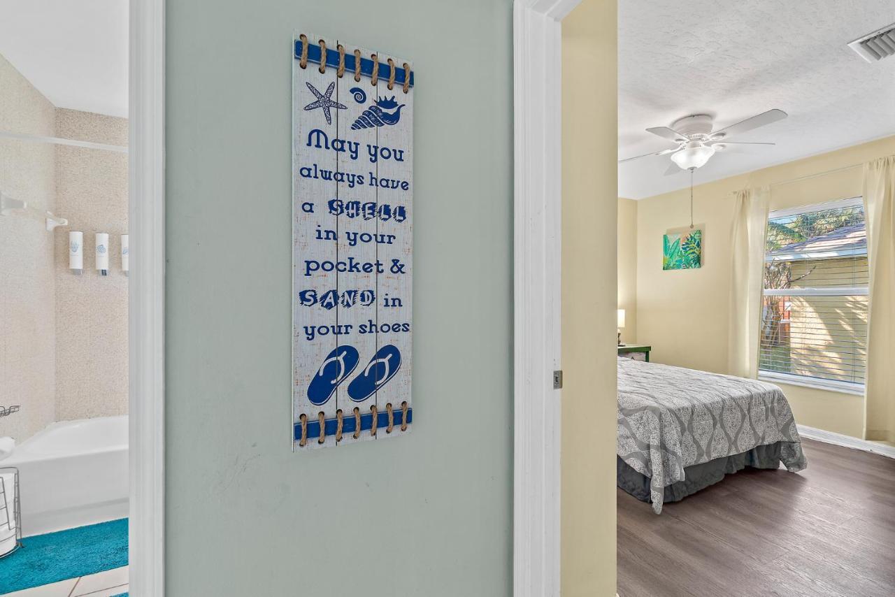 Surfside Paradise Retreat - 3br And 2ba Duplex, Grill, Dog Friendly - Close To The Beach! Holiday home