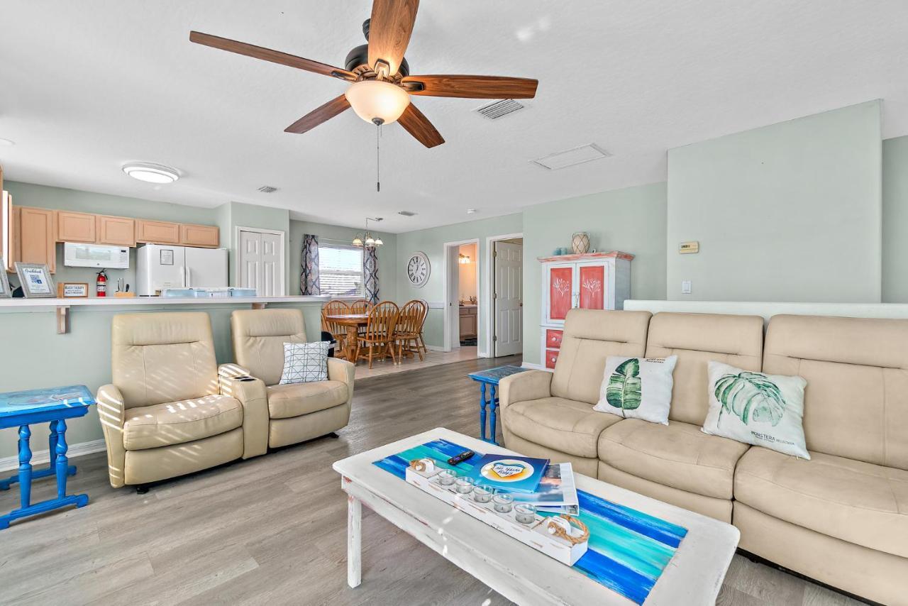 Surfside Paradise Retreat - 3br And 2ba Duplex, Grill, Dog Friendly - Close To The Beach! * Melbourne