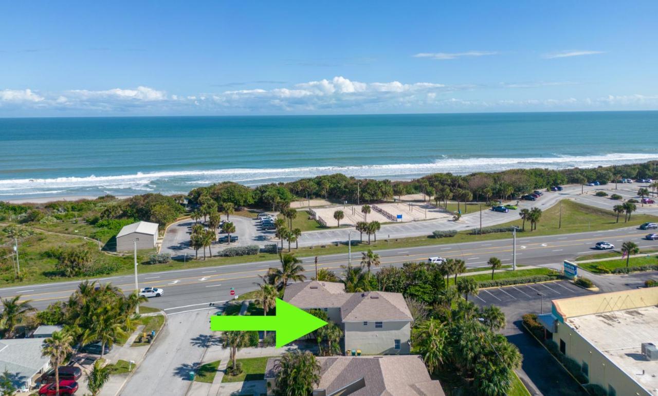 Surfside Paradise Retreat - 3br And 2ba Duplex, Grill, Dog Friendly - Close To The Beach! Holiday home Melbourne