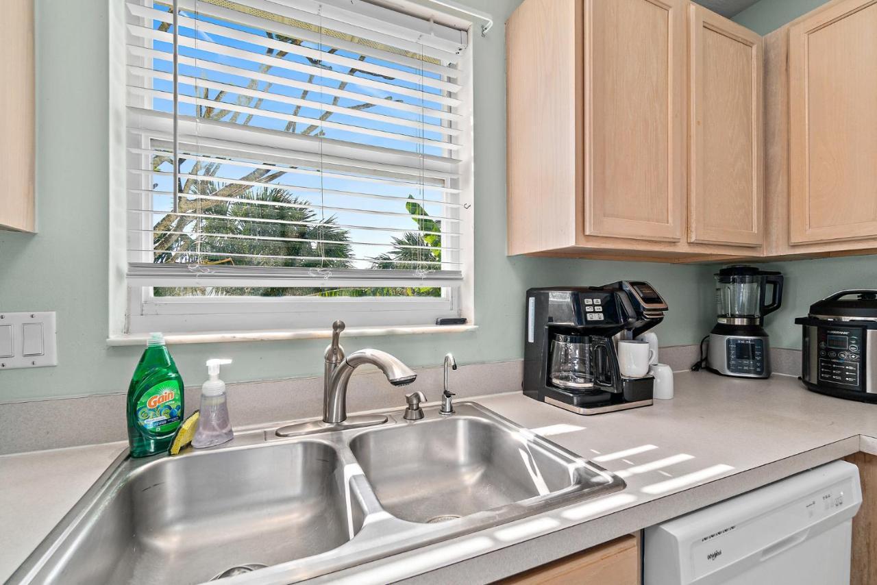 Holiday home Surfside Paradise Retreat - 3br And 2ba Duplex, Grill, Dog Friendly - Close To The Beach! Melbourne